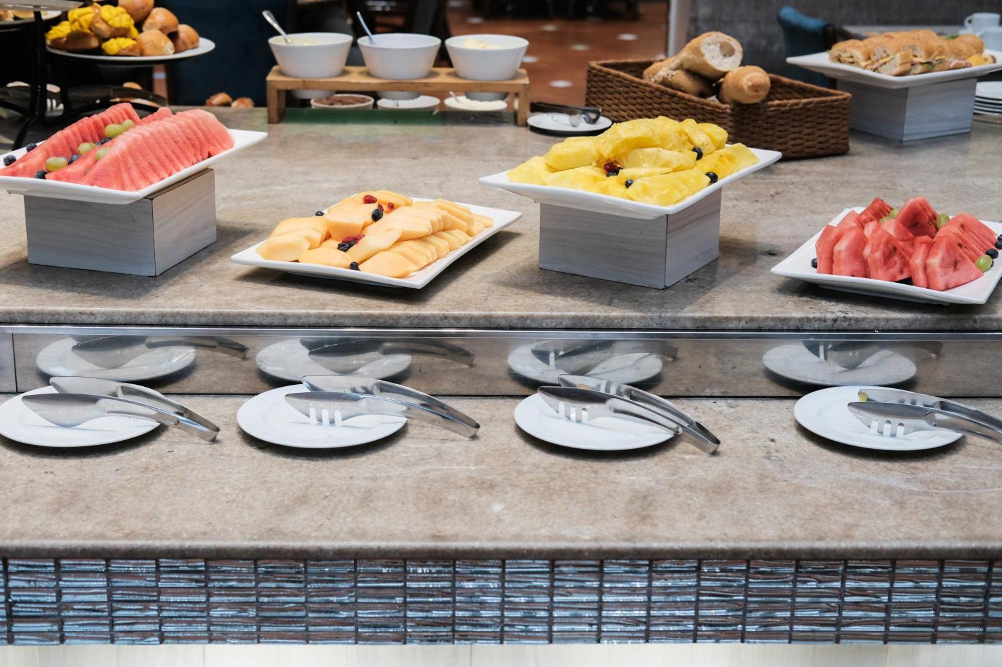酒店 Hilton Colon 5*