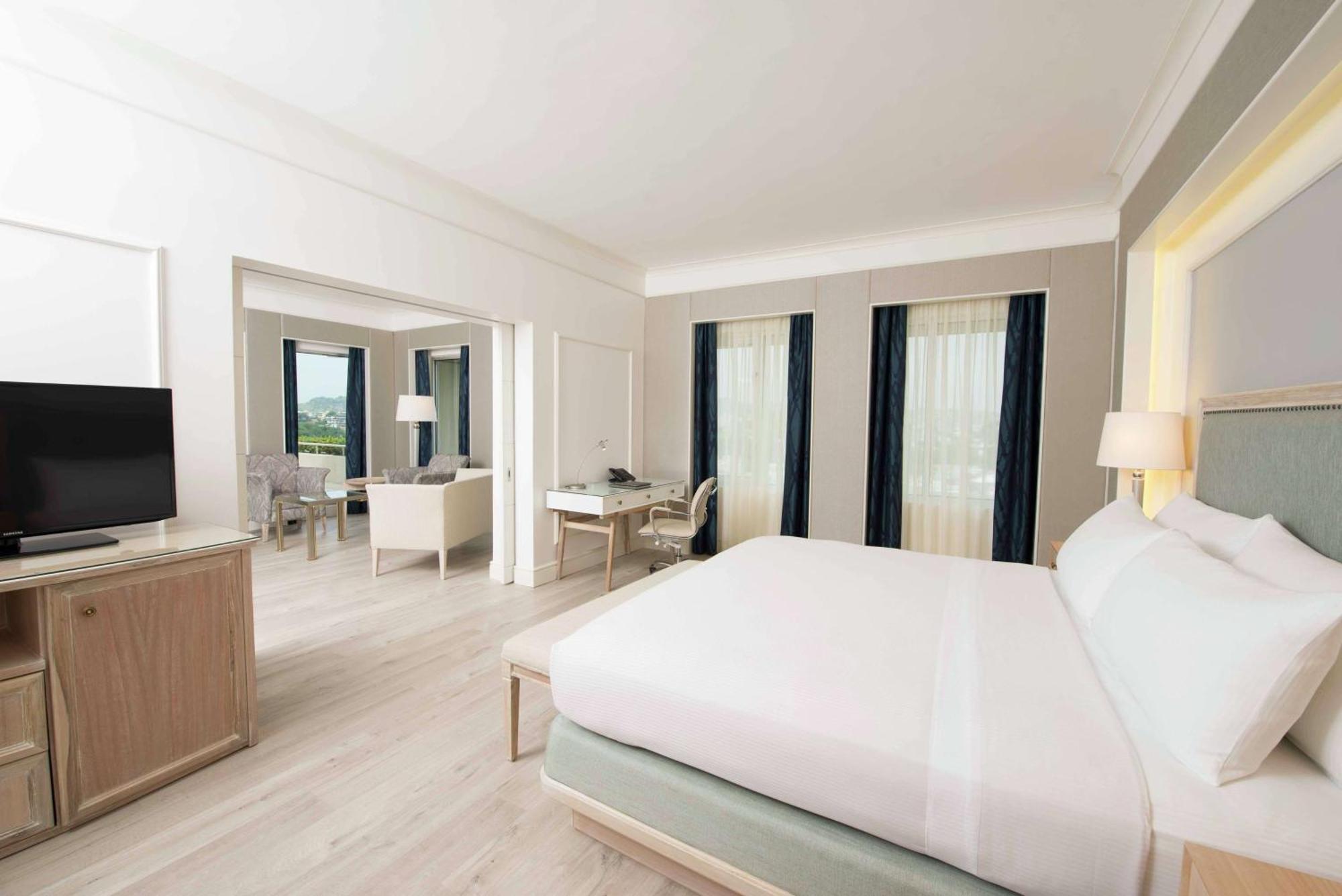酒店 Hilton Colon 5*
