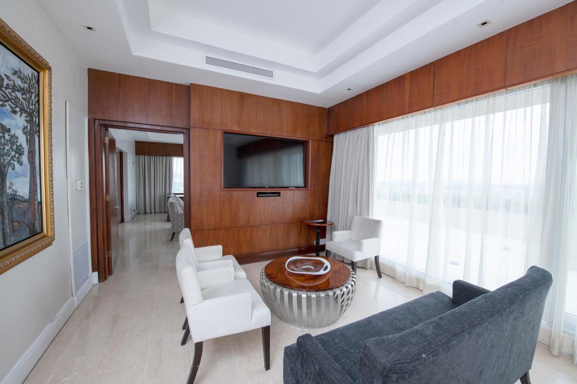 酒店 Hilton Colon 5*